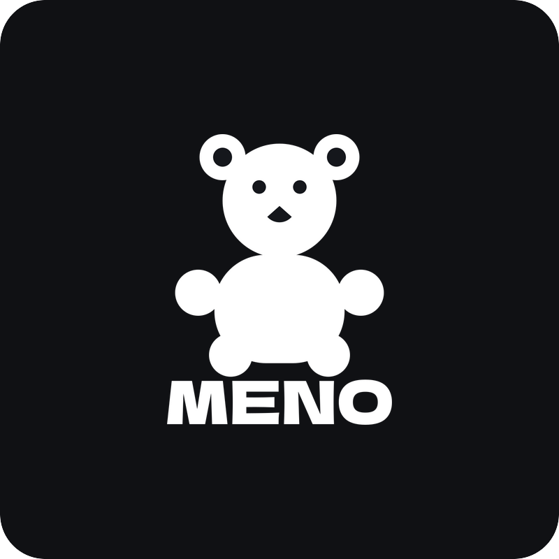 Macko v aute s menom Macko v aute s menom - rezaná nálepka na auto