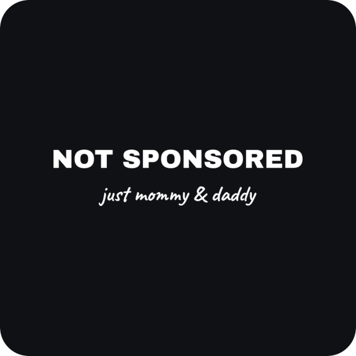Not Sponsored - Just Mommy & Daddy - rezaná nálepka na auto
