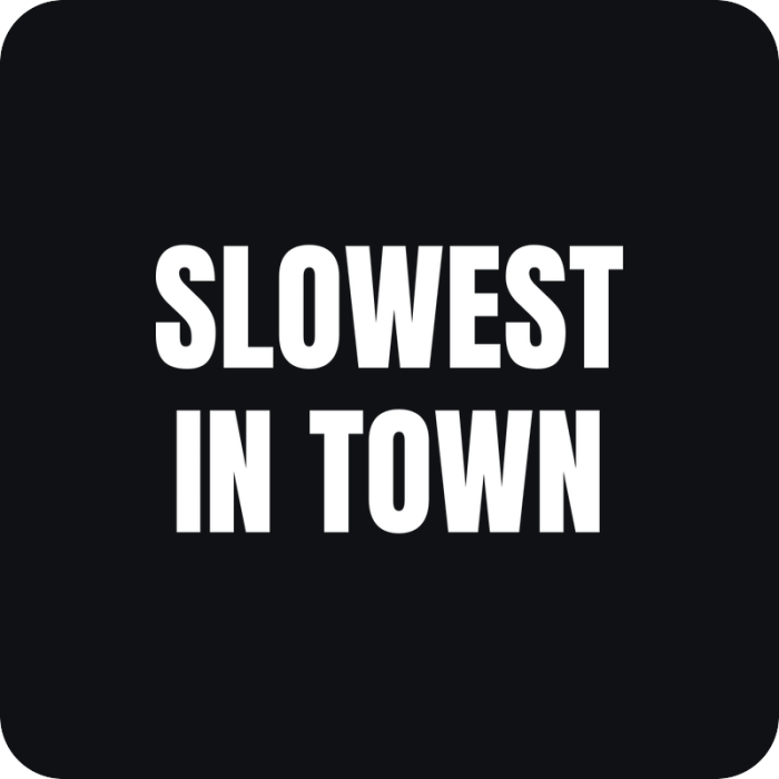 Nálepka Slowest in Town - rezaná nálepka na auto